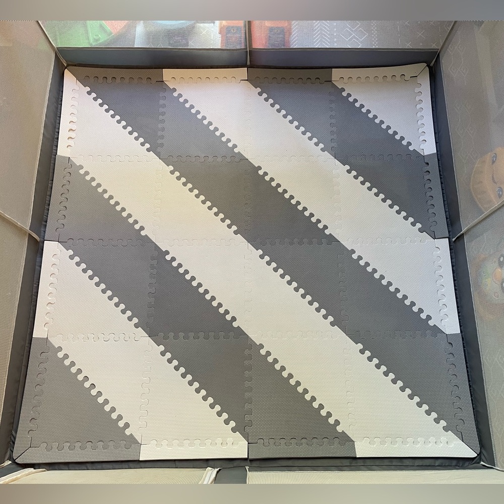 Baby Playpen with Gray and White Foam Mat